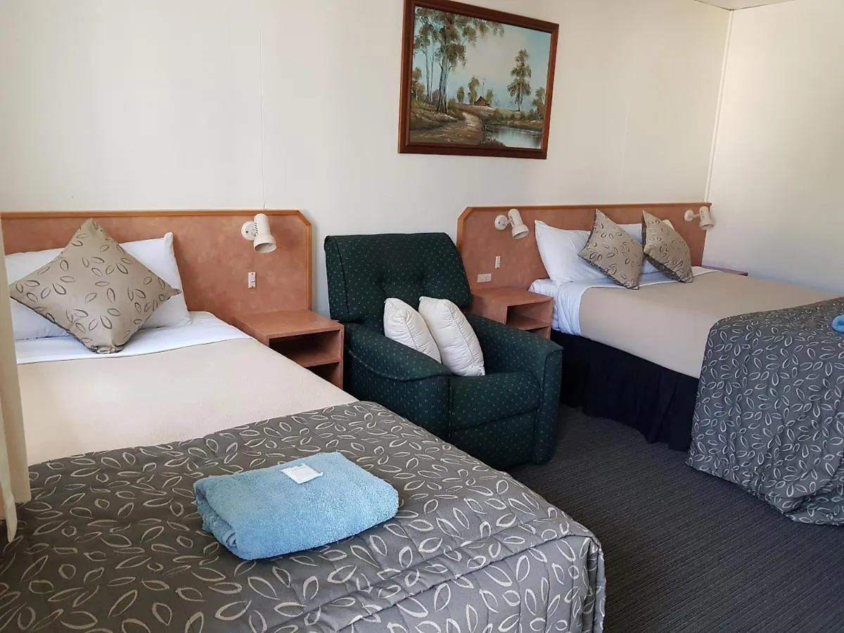 ***  Peppercorn Motel Clermont Australia